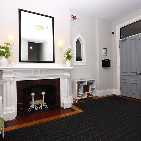 Cozy Studio On Newbury Street, #1 Бостон Екстер'єр фото