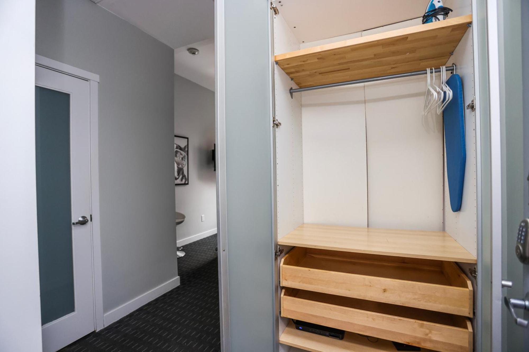Cozy Studio On Newbury Street, #1 Бостон Екстер'єр фото