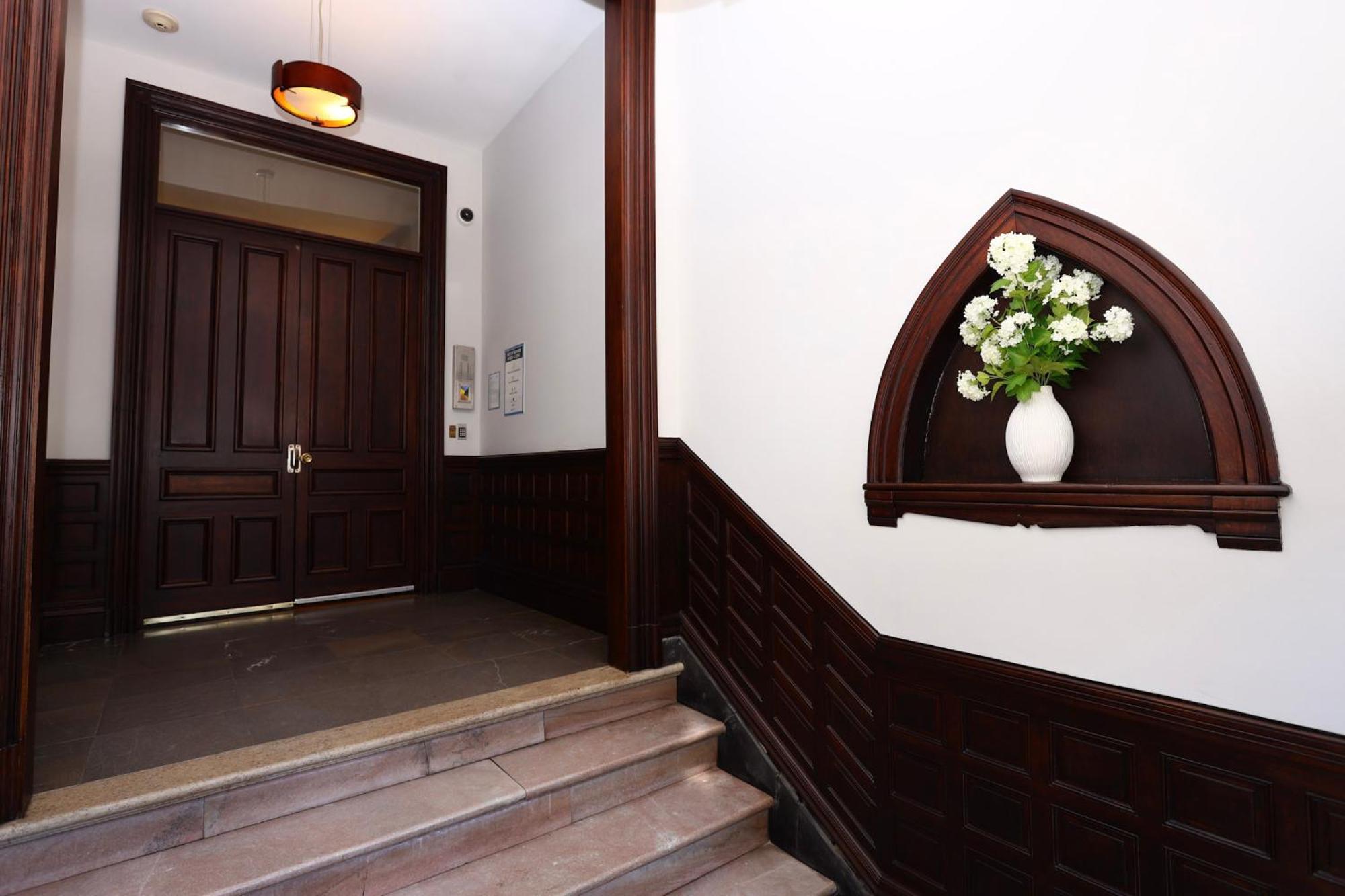 Cozy Studio On Newbury Street, #1 Бостон Екстер'єр фото