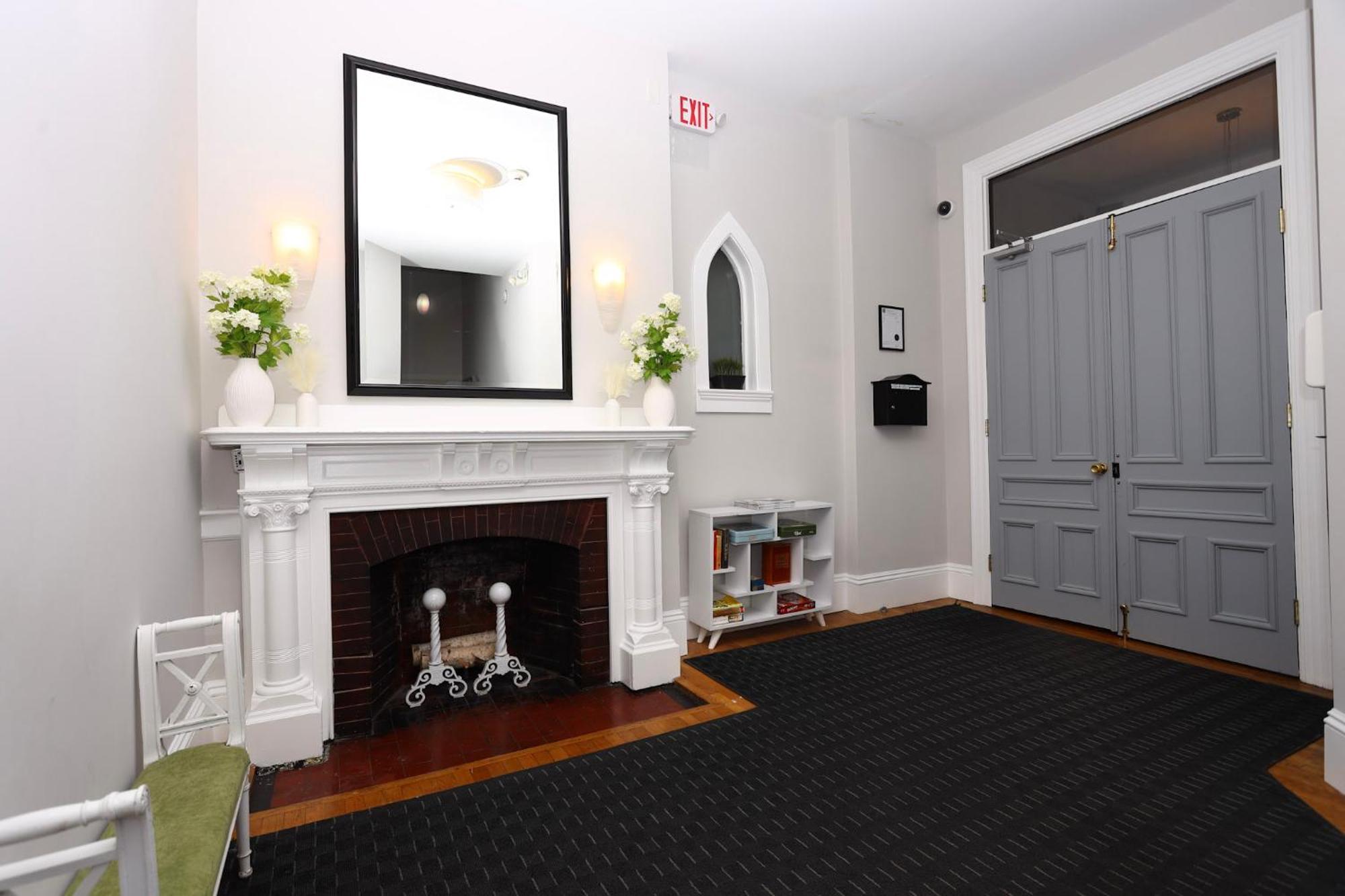 Cozy Studio On Newbury Street, #1 Бостон Екстер'єр фото