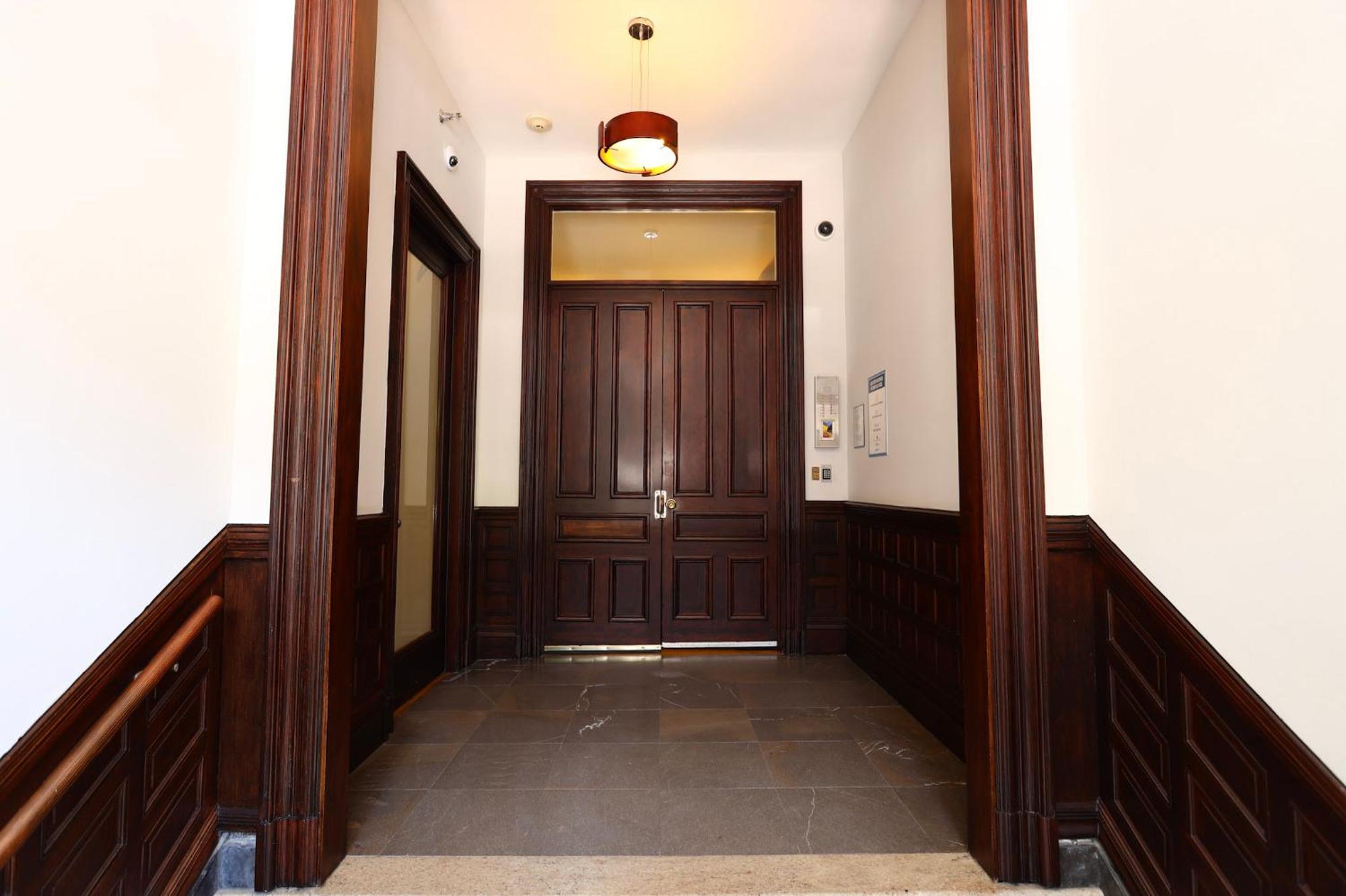Cozy Studio On Newbury Street, #1 Бостон Екстер'єр фото